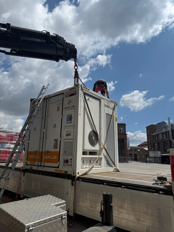Batterielieferung nach Italien - LKW mit TRC Produkten